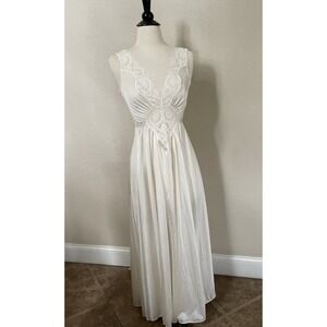 STUNNING VTG 85' Olga Nightgown M Cream Bridal Lace Full Sweep Lingerie #92280